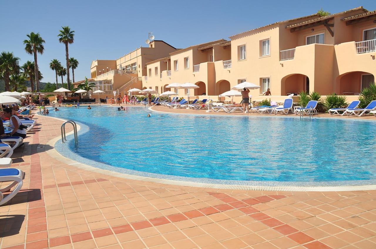 Hotel Arenas De Son Bou Extérieur photo