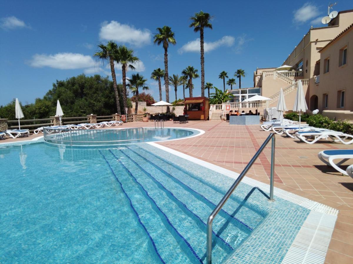 Hotel Arenas De Son Bou Extérieur photo