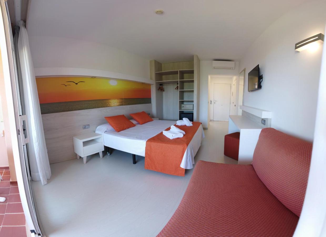 Hotel Arenas De Son Bou Extérieur photo