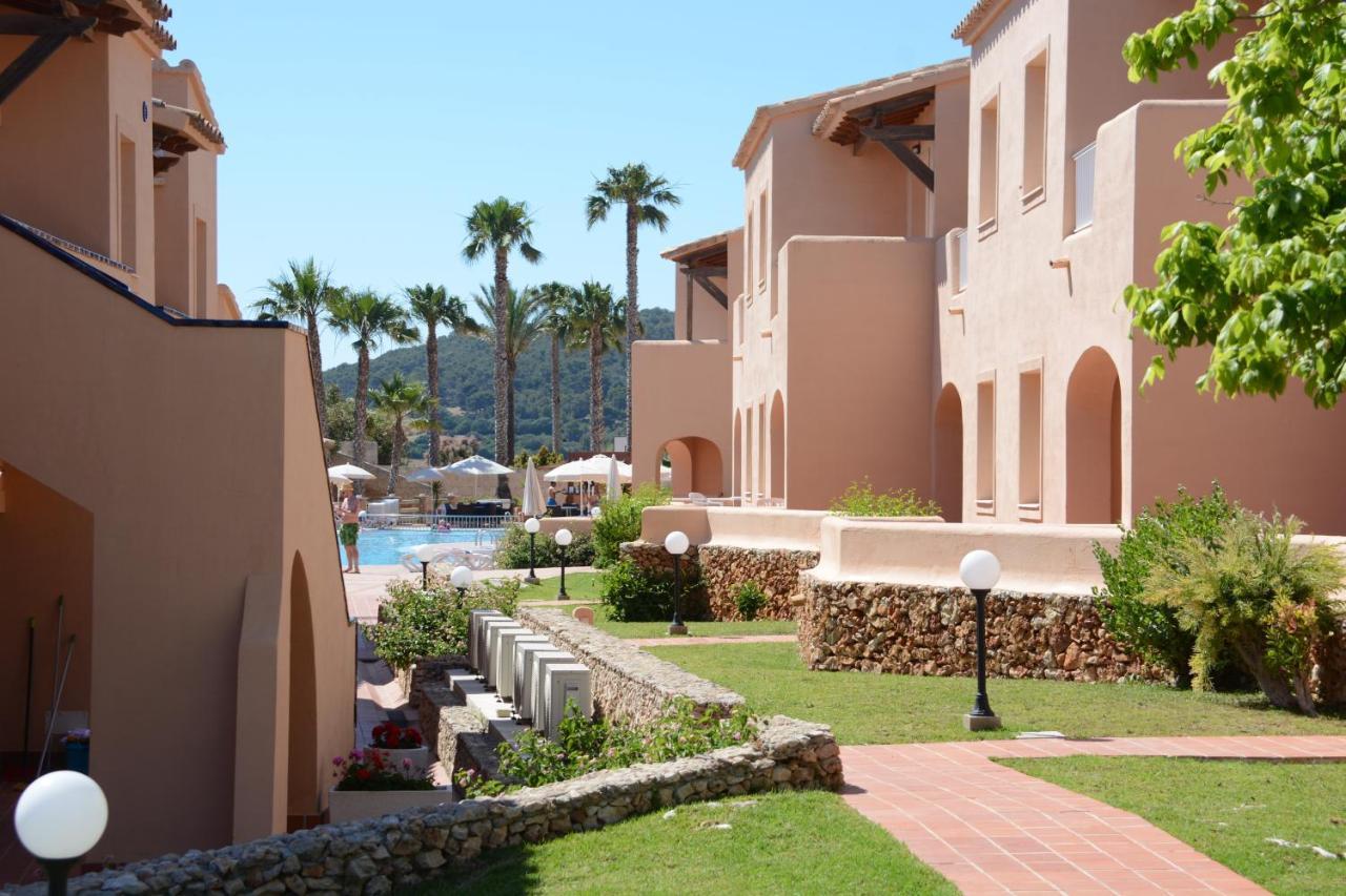 Hotel Arenas De Son Bou Extérieur photo