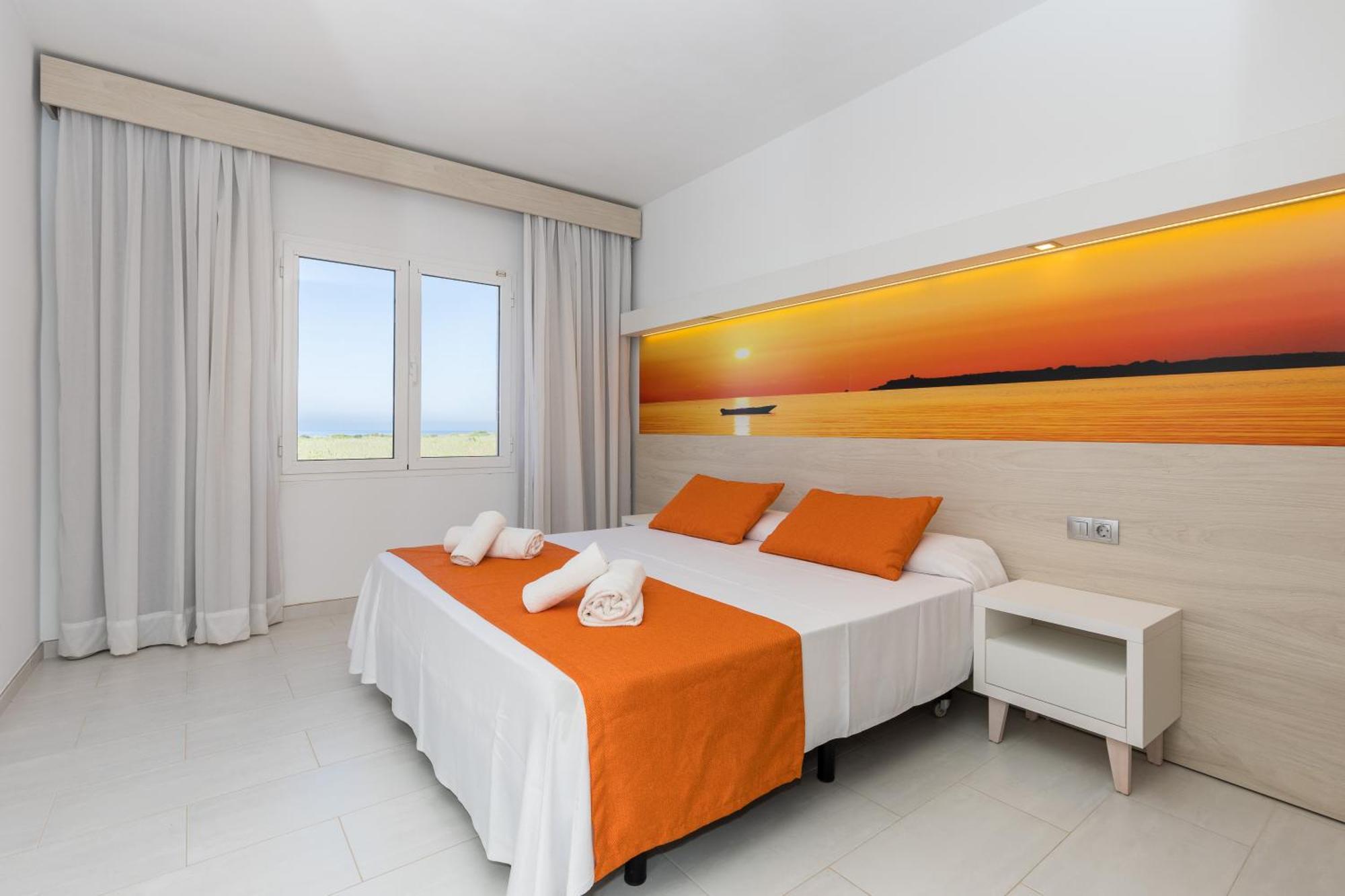 Hotel Arenas De Son Bou Extérieur photo